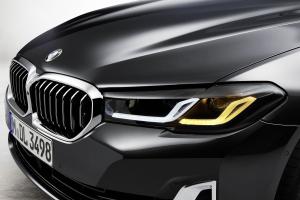 BMW 530i Touring Luxury Line 2020 года  (WW)